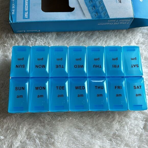 NEW 7 Day AM/ PM Pill Organizer Box Removable Travel Medication Twice a day - Picture 4 of 6